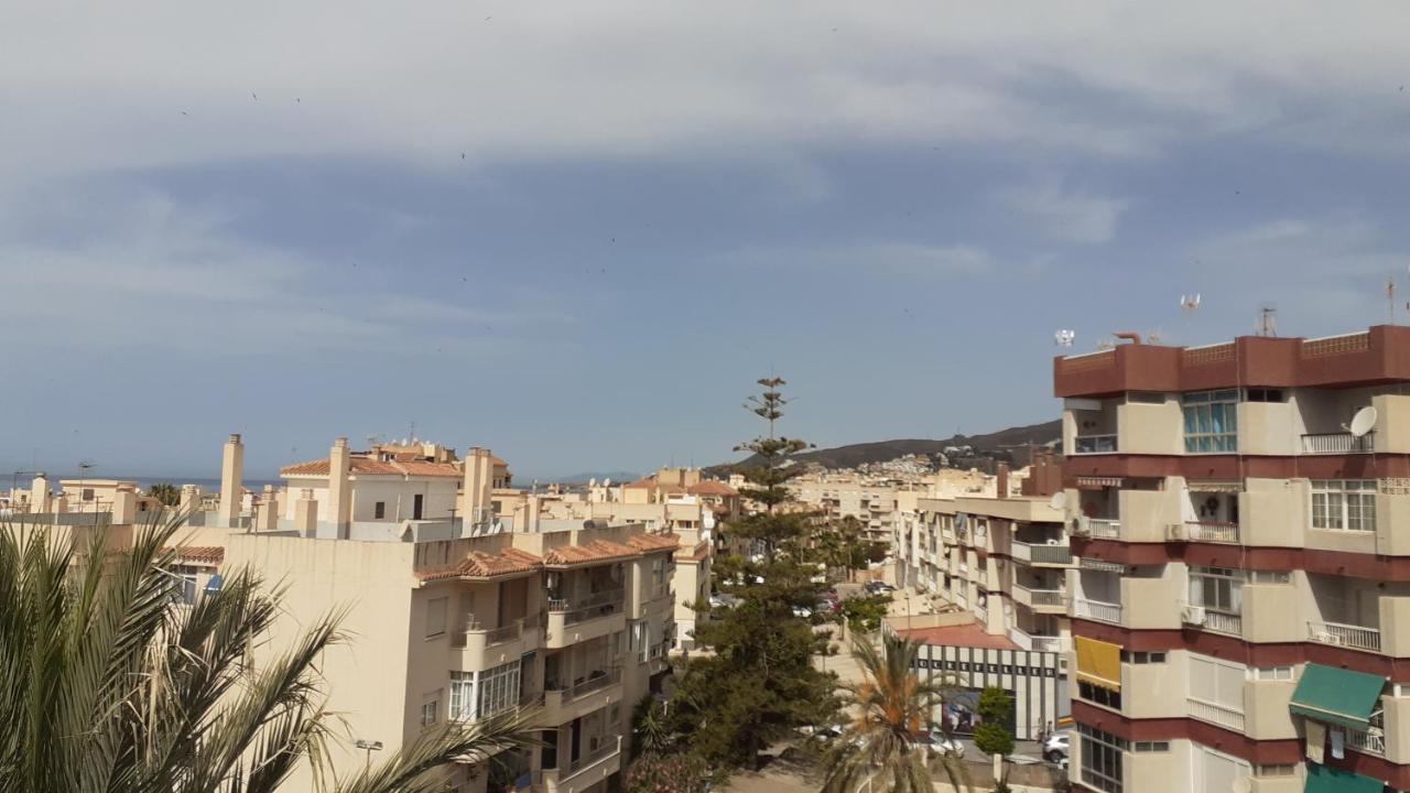 Amplio Piso Al Lado De La Playa En Nerja Apartman Kültér fotó